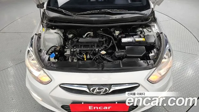 Hyundai Accent 2015 — фото 6