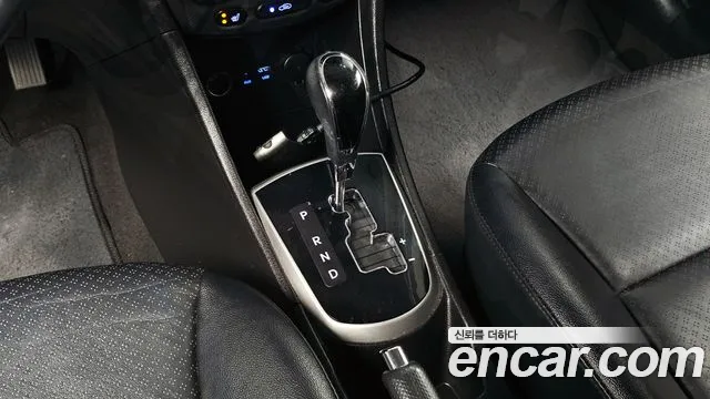 Hyundai Accent 2015 — фото 12