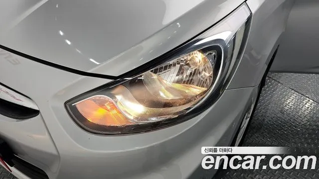 Hyundai Accent 2015 — фото 8