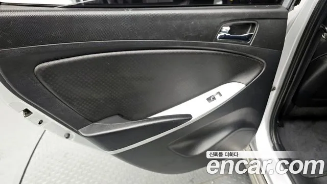 Hyundai Accent 2015 — фото 15