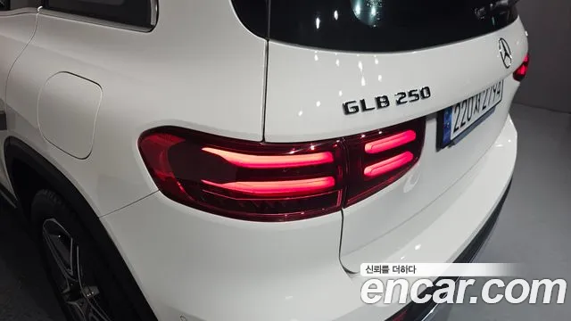Mercedes-Benz GLB-Class 2025 — фото 8