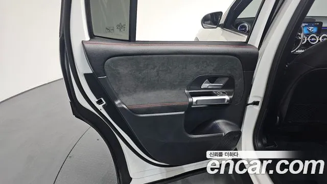 Mercedes-Benz GLB-Class 2025 — фото 14