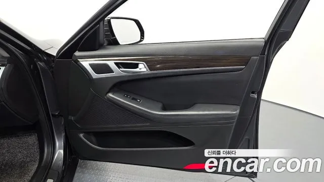 Genesis G80 2017 — фото 14