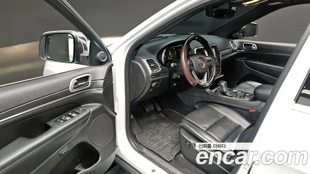Jeep Cherokee 2018 — фото 12