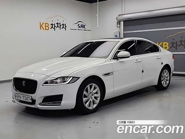 Jaguar XF 2017 — фото 1