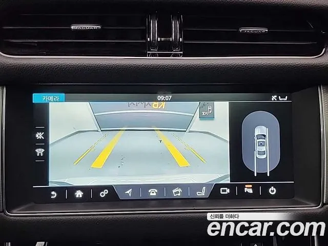 Jaguar XF 2017 — фото 16