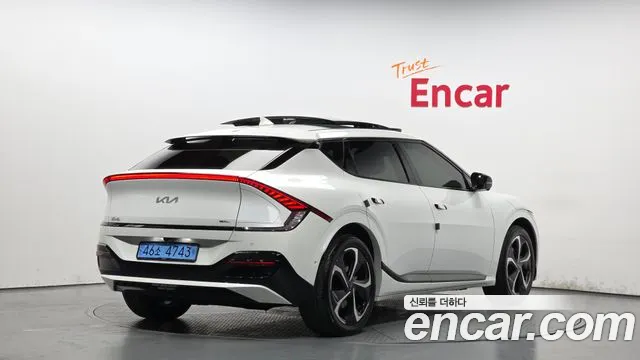 Kia EV6 2022 — фото 2