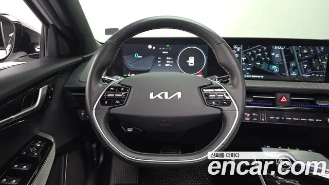 Kia EV6 2022 — фото 19