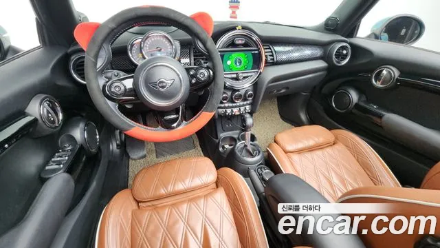 Mini Cooper Convertible 2019 — фото 10
