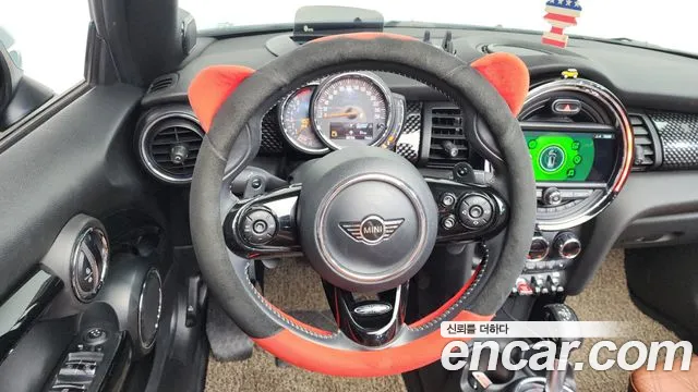 Mini Cooper Convertible 2019 — фото 19