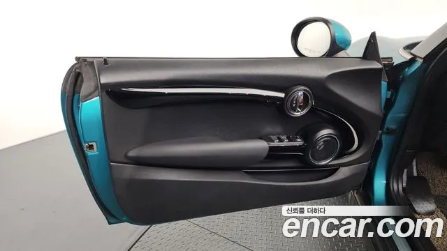 Mini Cooper Convertible 2019 — фото 14