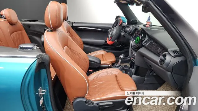 Mini Cooper Convertible 2019 — фото 16