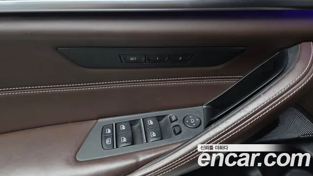 BMW 5-Series 2019 — фото 19