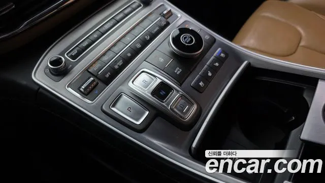 Hyundai Santafe 2022 — фото 9