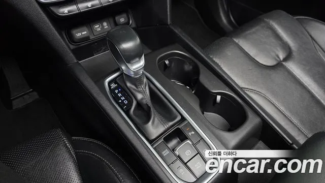 Hyundai Santafe 2019 — фото 12