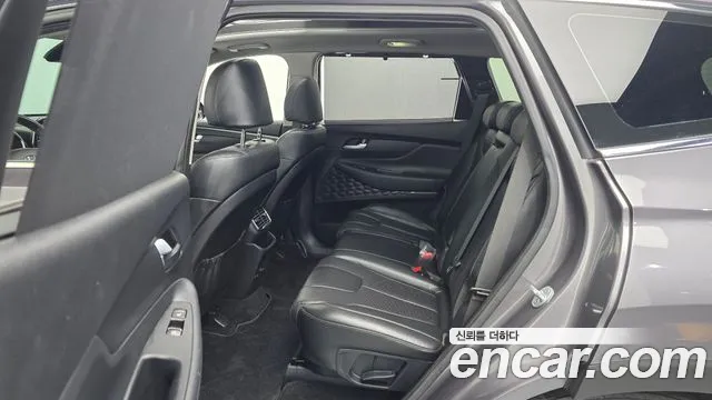 Hyundai Santafe 2019 — фото 18