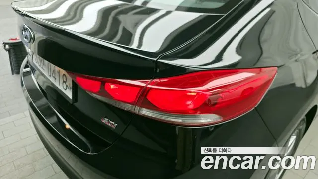 Hyundai AVANTE 2017 — фото 9
