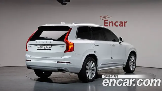 Volvo XC90 2017 — фото 1