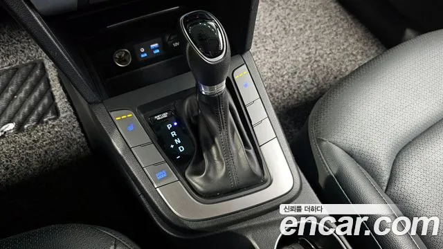 Hyundai AVANTE 2018 — фото 12