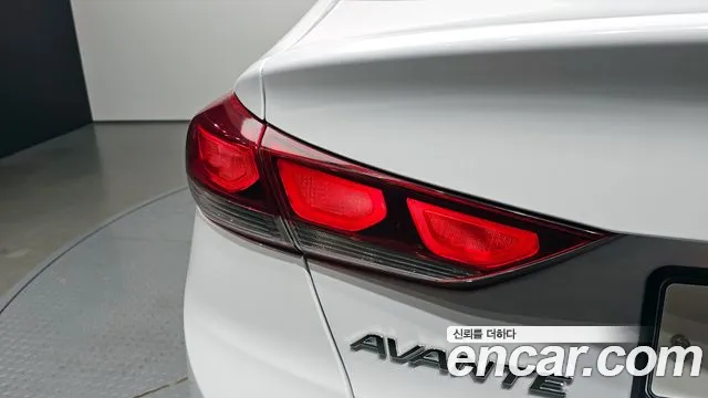 Hyundai AVANTE 2018 — фото 9