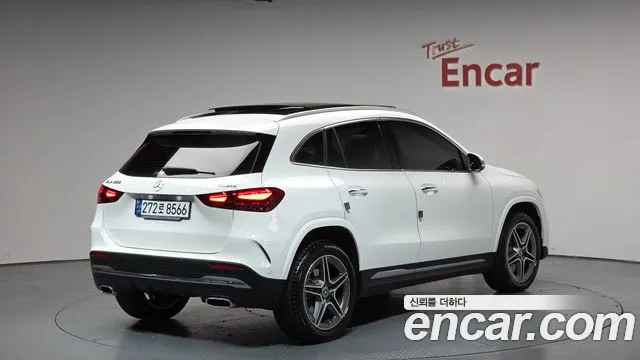 Mercedes-Benz GLA-Class 2025 — фото 1