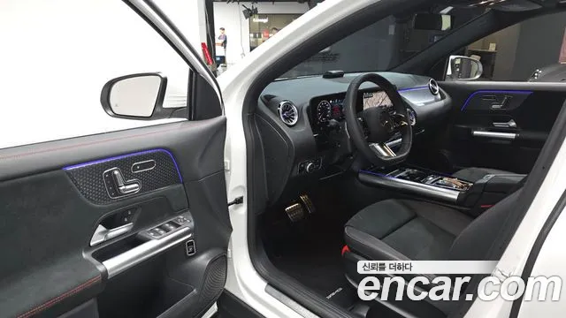 Mercedes-Benz GLA-Class 2025 — фото 12
