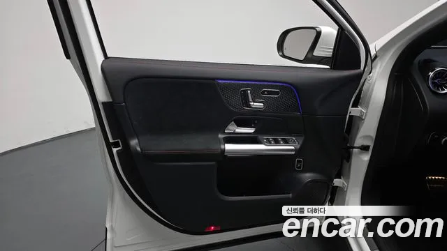 Mercedes-Benz GLA-Class 2025 — фото 13