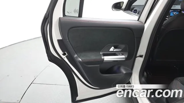 Mercedes-Benz GLA-Class 2025 — фото 14