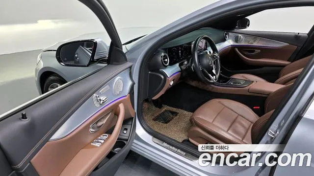 Mercedes-Benz E-Class 2021 — фото 13