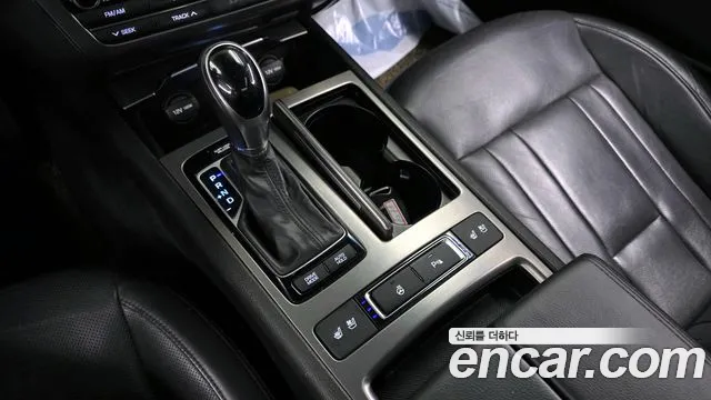 Hyundai Genesis 2016 — фото 12