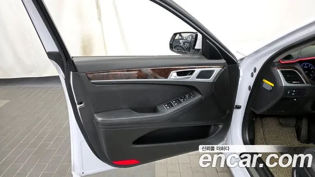Hyundai Genesis 2016 — фото 14