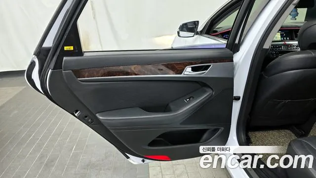 Hyundai Genesis 2016 — фото 15