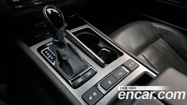 Hyundai Genesis 2016 — фото 9