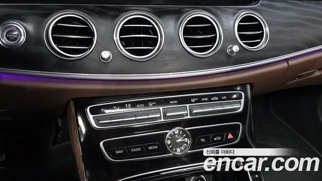 Mercedes-Benz E-Class 2017 — фото 16