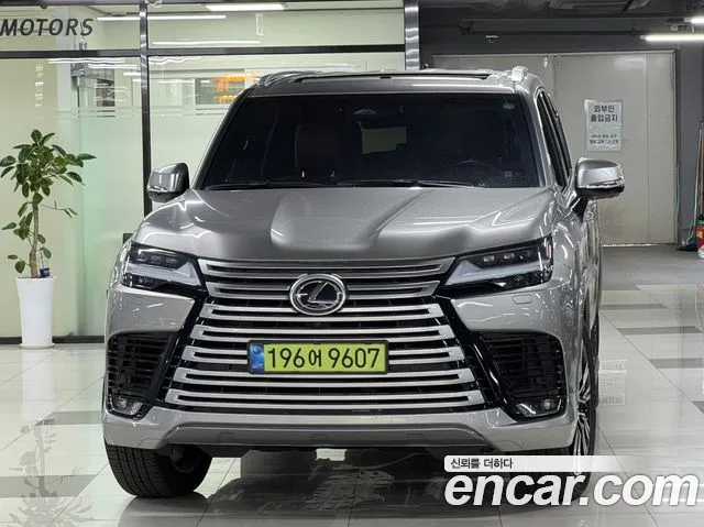 Lexus LX