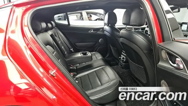 Kia Stinger 2019 — фото 18