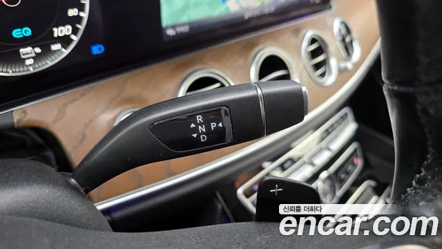 Mercedes-Benz E-Class 2020 — фото 12