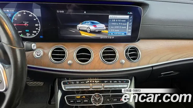 Mercedes-Benz E-Class 2020 — фото 19