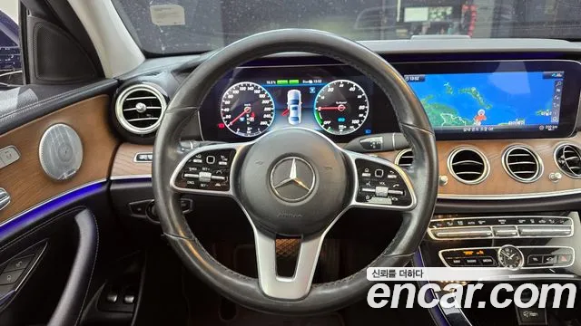 Mercedes-Benz E-Class 2020 — фото 20