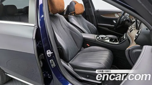 Mercedes-Benz E-Class 2020 — фото 16