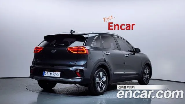 Kia Niro 2021 — фото 2