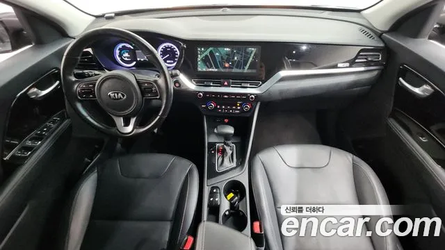 Kia Niro 2021 — фото 10