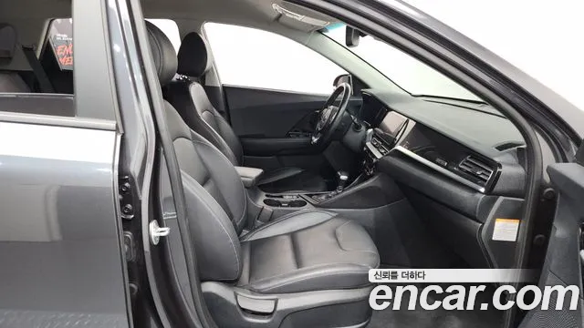 Kia Niro 2021 — фото 16