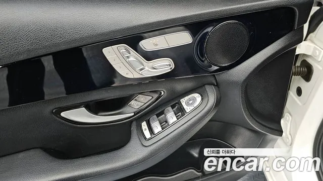 Mercedes-Benz C-Class 2016 — фото 20