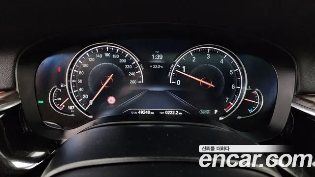 BMW 5-Series 2018 — фото 11