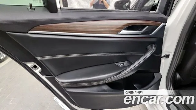 BMW 5-Series 2018 — фото 15