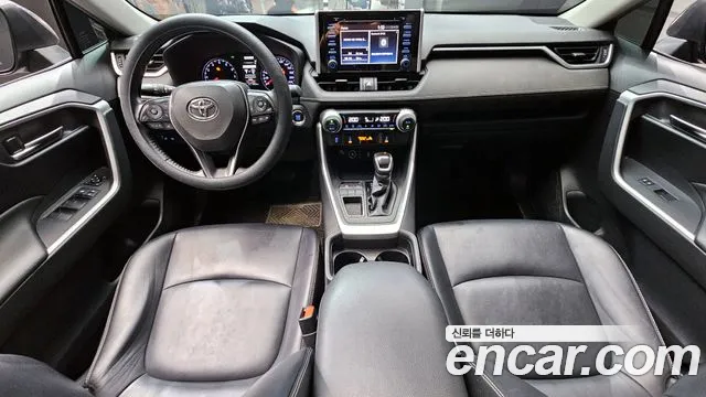 Toyota RAV4 2019 — фото 10
