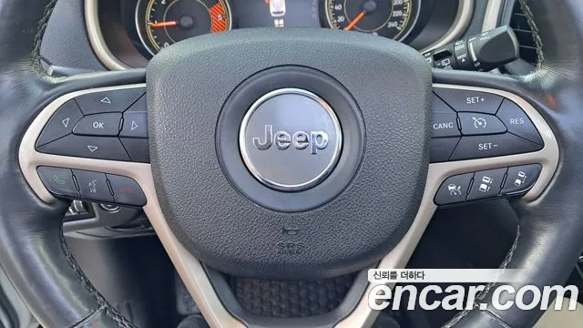 Jeep Cherokee 2015 — фото 12