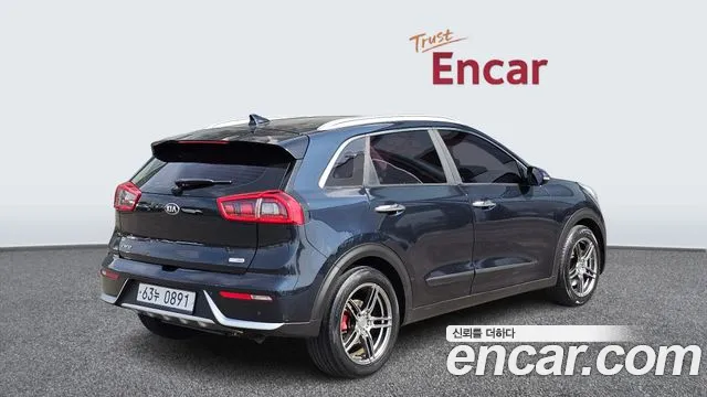 Kia Niro 2017 — фото 2