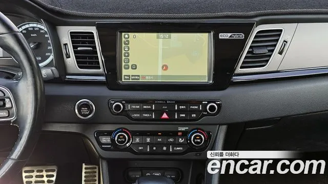 Kia Niro 2017 — фото 14